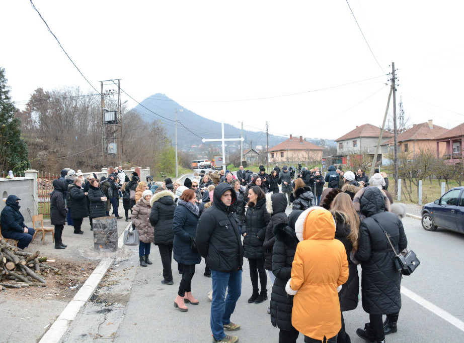 Srbi na barikadama 13. dan, veliki skup u 12 časova u Rudaru