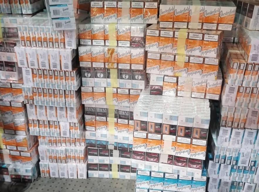 Novi Pazar: Zaplenjeno 15.000 paklica cigareta, muškarcu krivična prijava