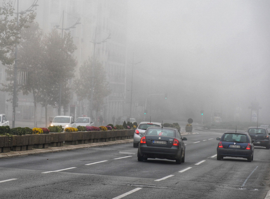 Putevi Srbije apeluju na vozače da zbog magle voze oprezno