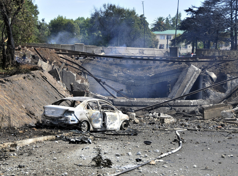 Južna Afrika: Broj poginulih u eksploziji cisterne porastao na 15