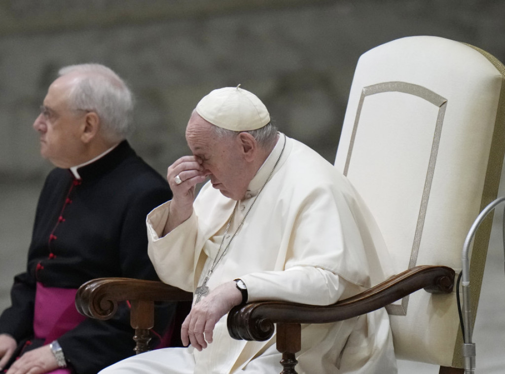 Papa Franja: Bivši papa Benedikt je veoma bolestan, molite se za njega