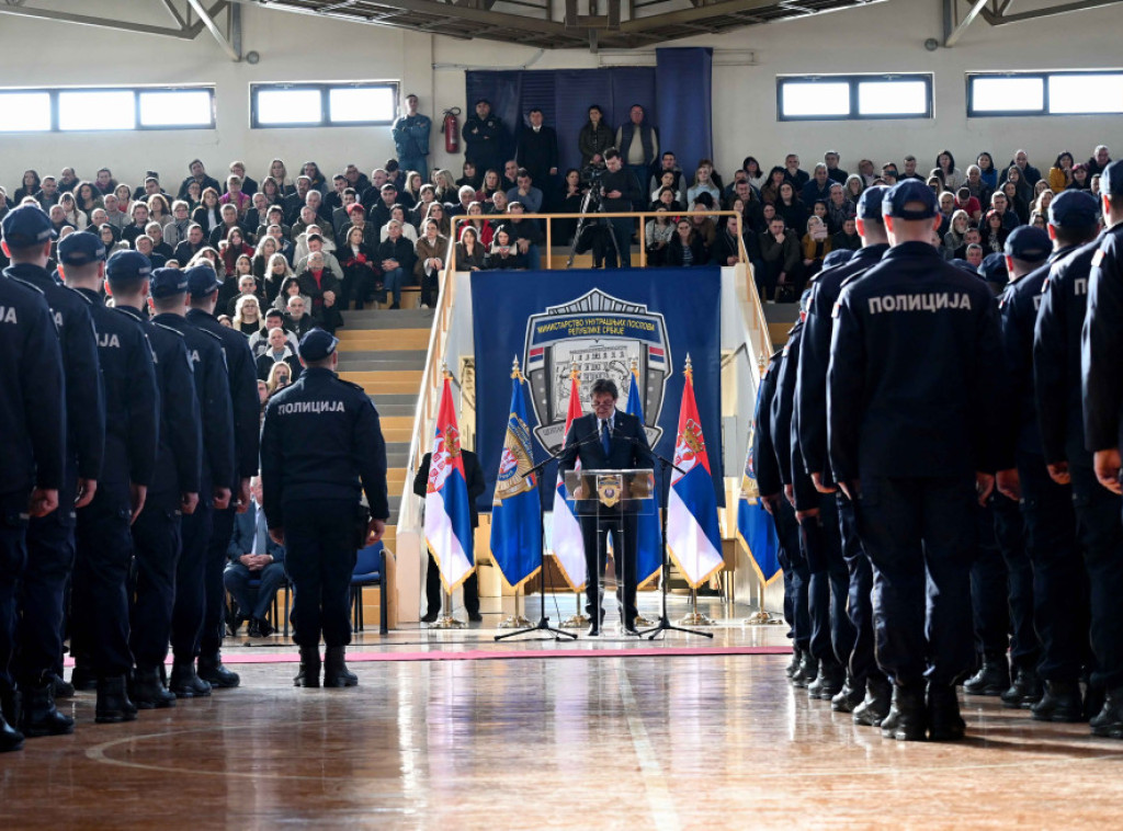 Bratislav Gašić prisustvovao promociji 31. i 32. klase polaznika Centra za osnovnu policijsku obuku