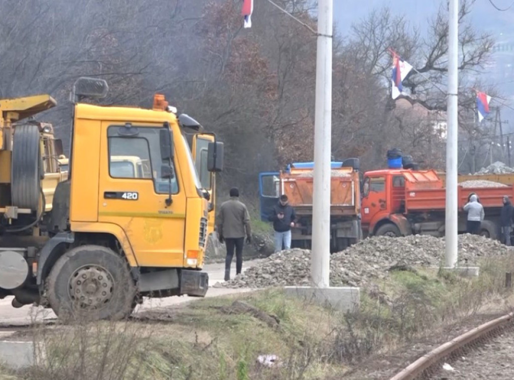 Nastavlja se uklanjanje barikada na severu Kosova i Metohije