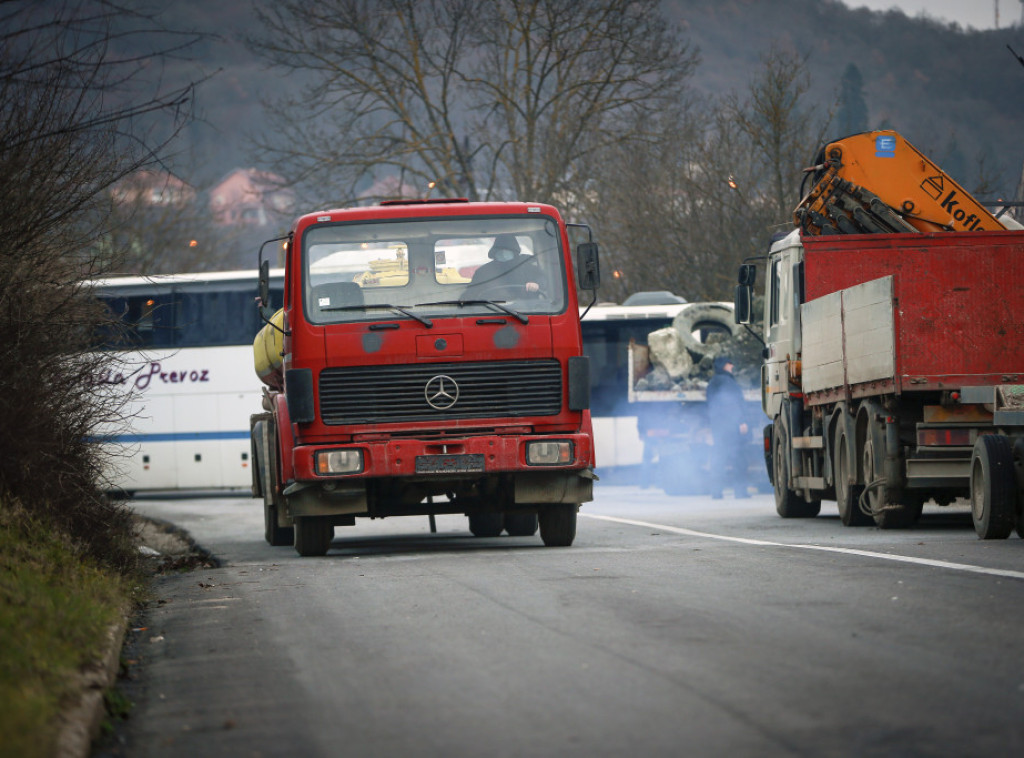 Uklonjene sve barikade na severu Kosova i Metohije