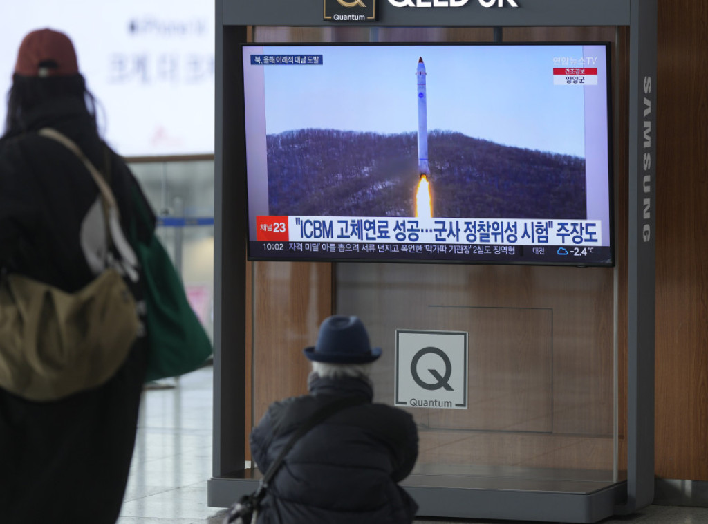 Severna Koreja lansirala tri balističke rakete prema teritorijalnim vodama Južne Koreje