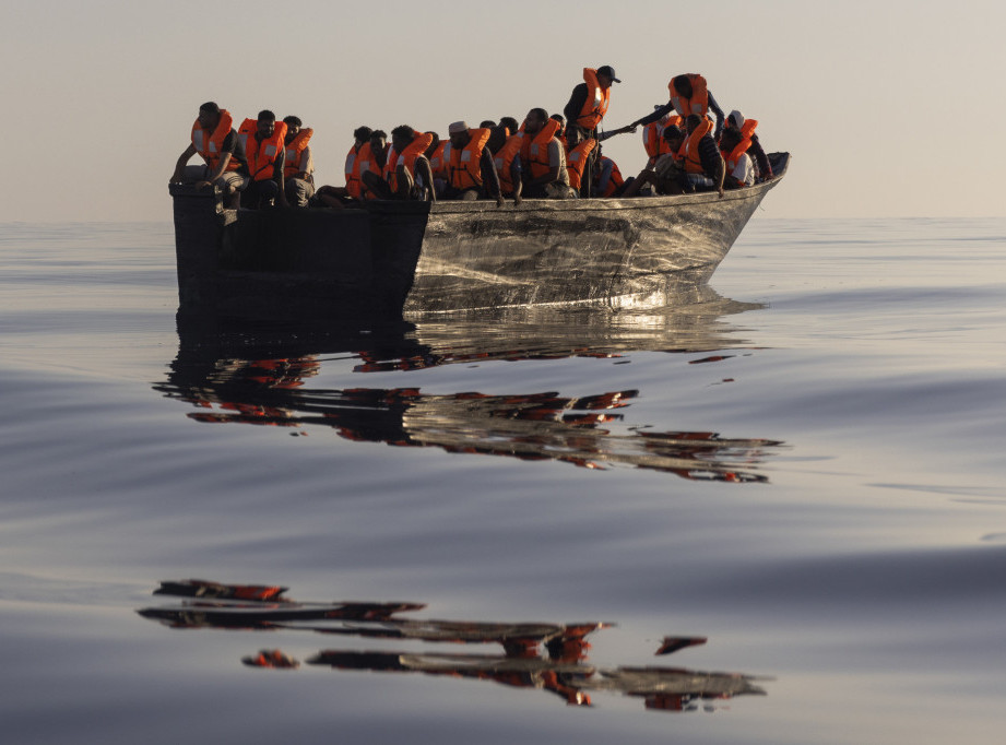 Brodolom čamca sa izbeglicama u Mediteranu: 30 se vodi kao nestalo, 17 migranata spaseno