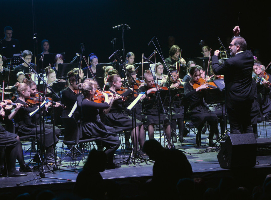 Koncert “San novogodišnje noći” Dečije filharmonije održan u Mts Dvorani