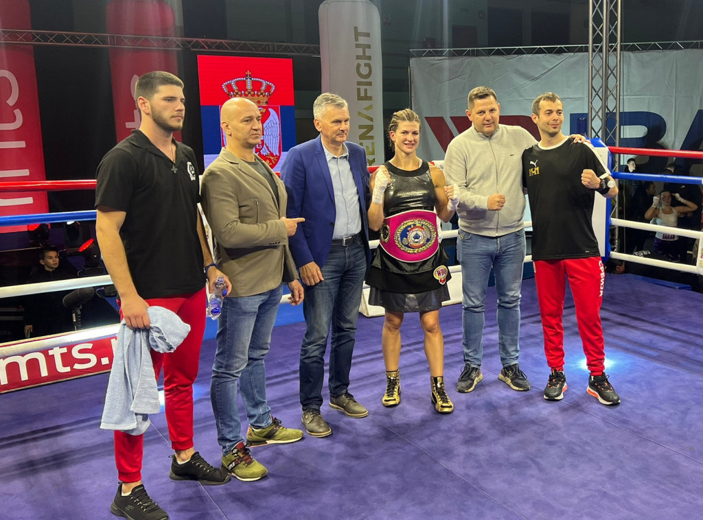 Srpska bokserka Jelena Janićijević osvojila titulu WBO profesionalne šampionke Evrope