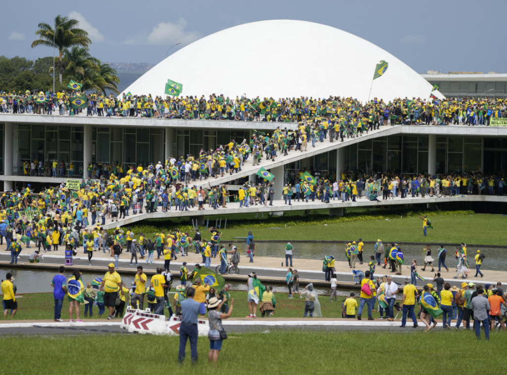 Bolsonarove pristalice upale u zgradu Kongresa u Braziliji