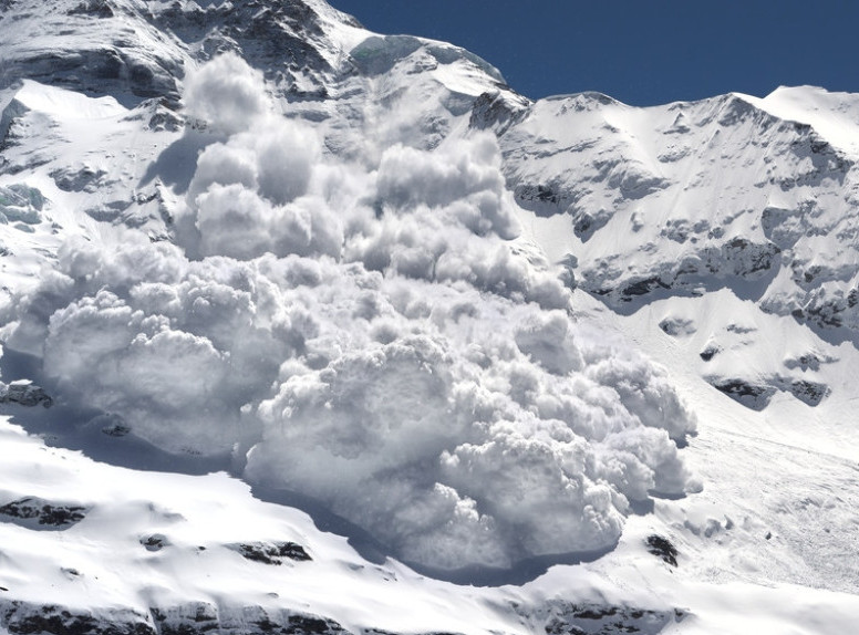 Švajcarska: U lavini poginuo francuski državljanin, četiri osobe povređene