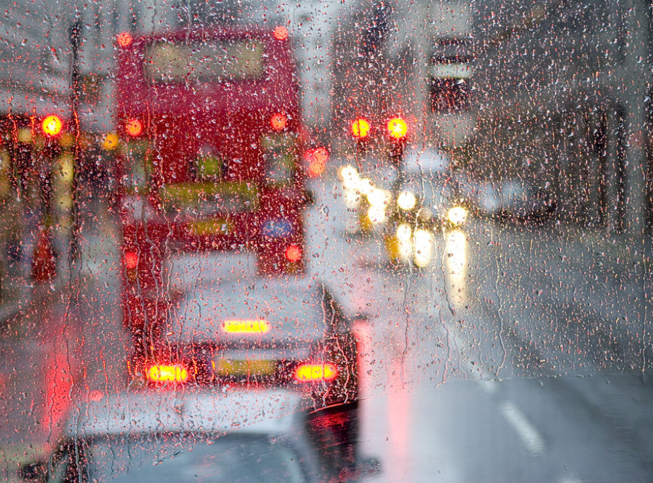 AMSS: Putevi prohodniji zbog prestanka padavina, oprez zbog vlažnih kolovoza