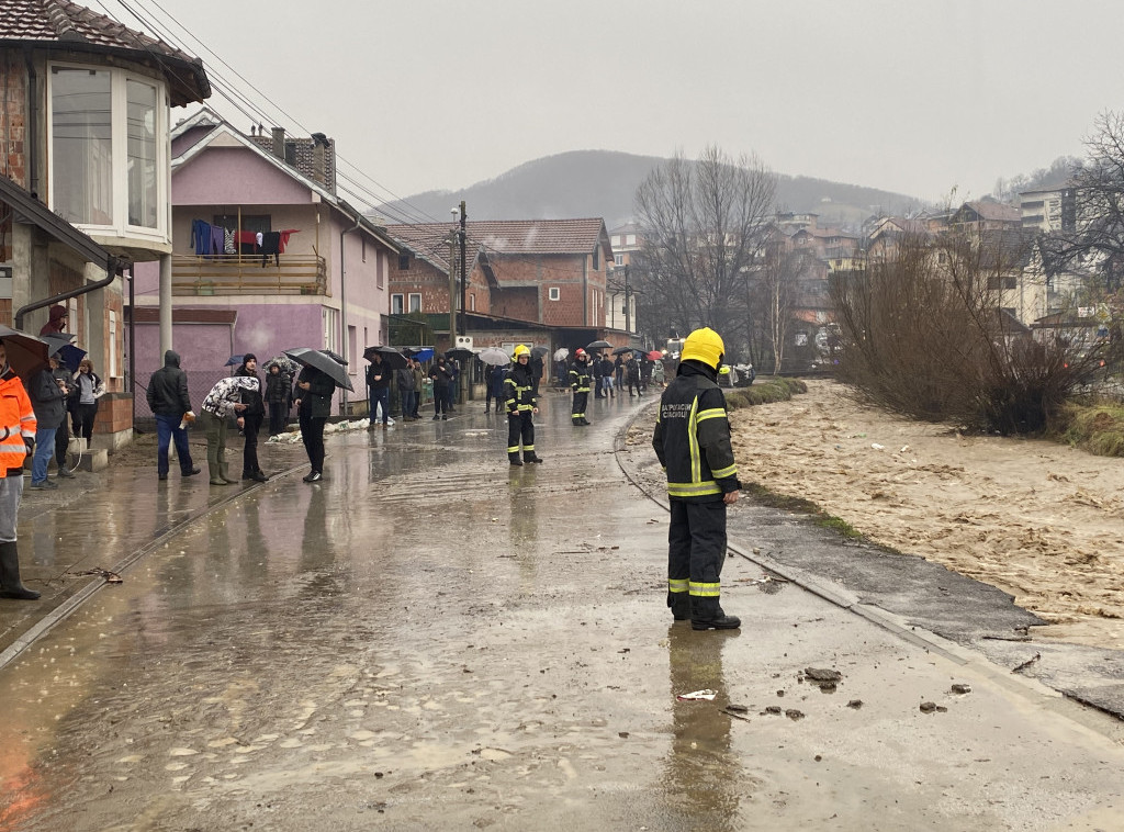 Izlile se reke i u Dragačevu, Tutinu, Čačku, traga se za dve osobe u Novom Pazaru