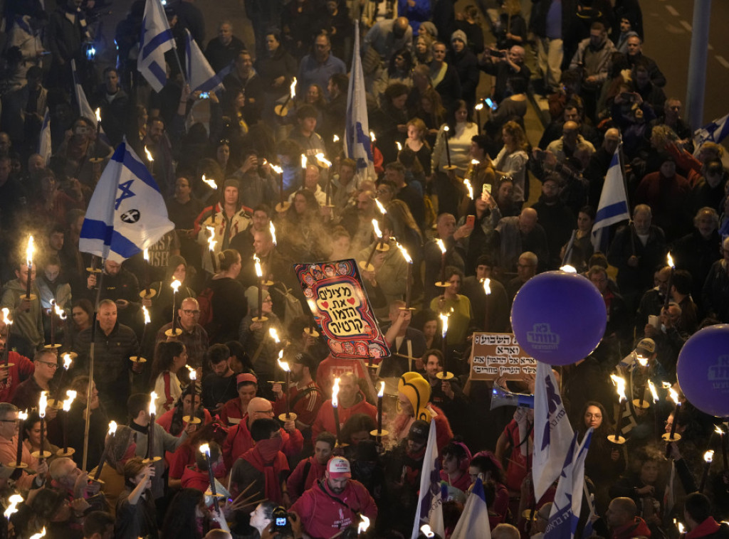 Izrael: Na protestu protiv reforme pravosuđa u Tel Avivu okupilo se 100.000 ljudi