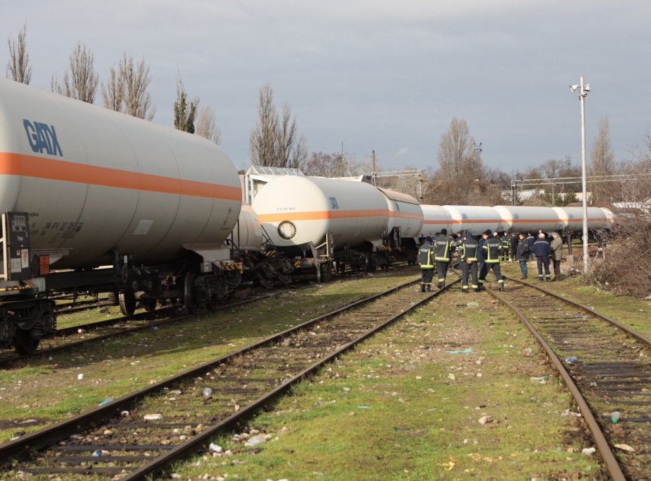 Subotica: Na kolosek izvučene dve od tri cisterne koje su iskliznule sa koloseka