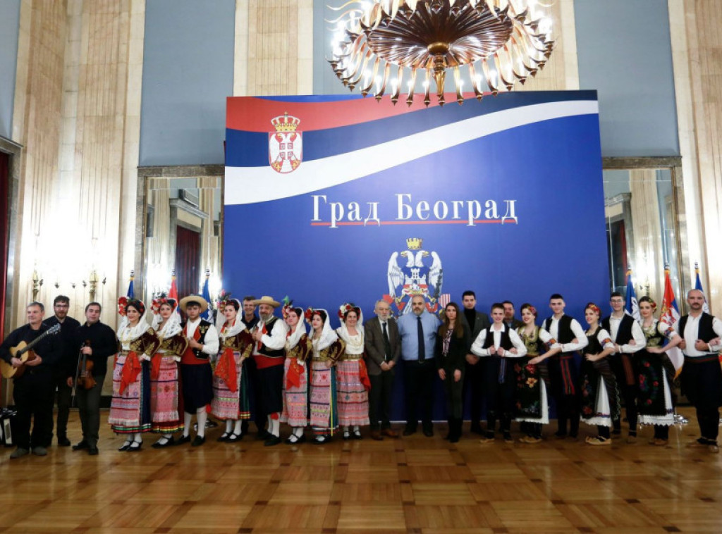 Organizacija za narodnu umetnost-folklor i ansambl sa Krfa u poseti Beogradu, ugostila ih zamenica gradonačelnika