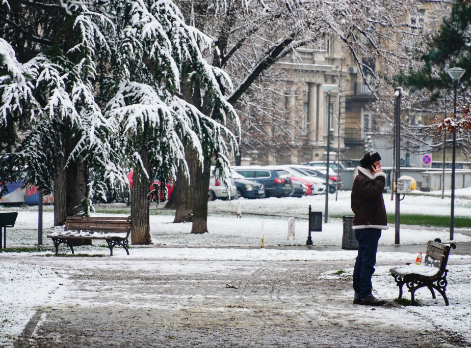 Danas oblačno i suvo vreme, sneg uglavnom na planinama