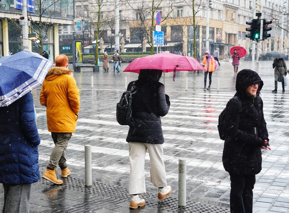 Vreme danas oblačno sa susnežicom i snegom, najviša dnevna temperatura do 11 stepeni