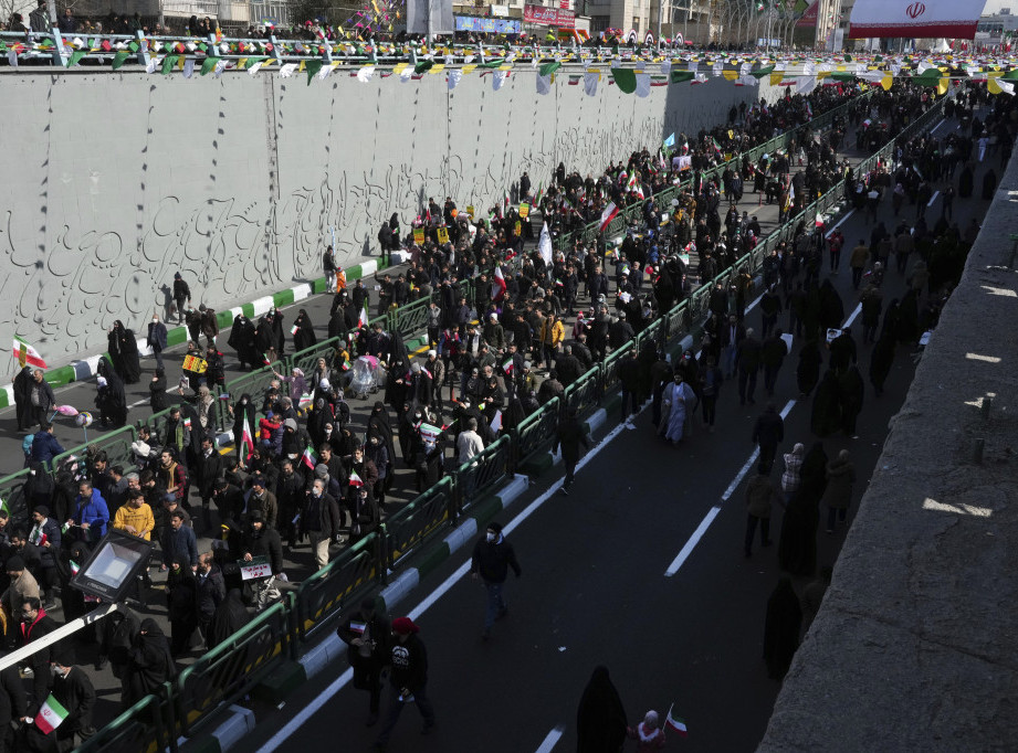 U jeku protesta širom Irana vlasti obeležavaju 44. godišnjicu Islamske revolucije