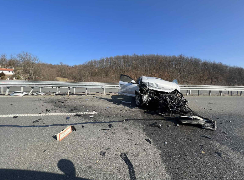 Težak sudar na auto-putu Miloš Veliki