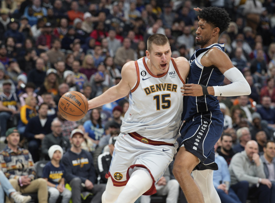 Jokić tripl-dablom vodio Denver do pobede nad Dalasom