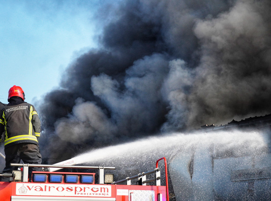 Novi Sad:  Dva tela pronađena u zapaljenom stanu