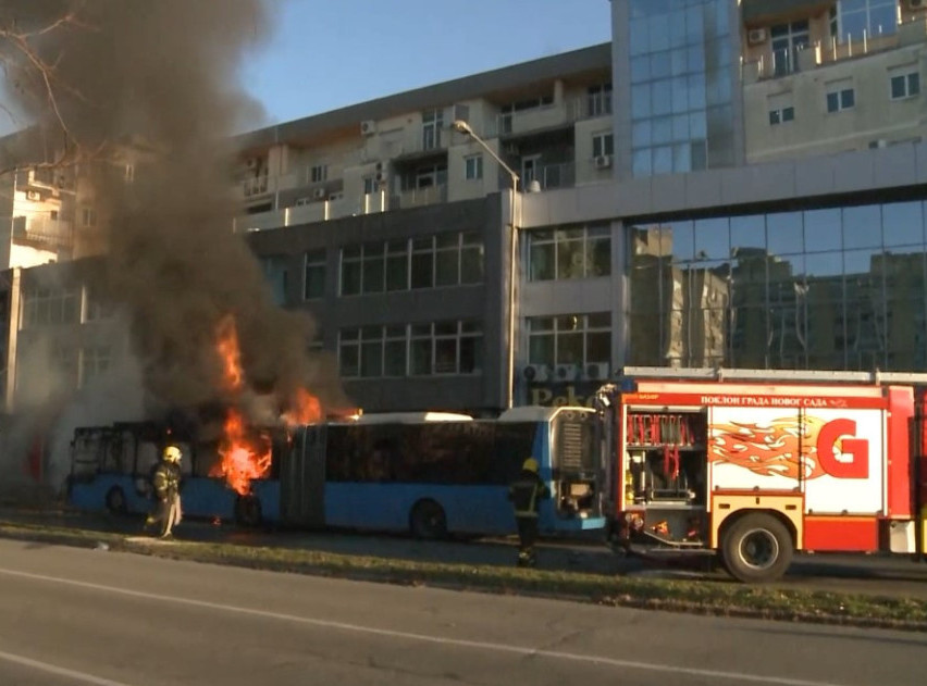 Novi Sad: Izgoreo autobus JGSP "Novi Sad"