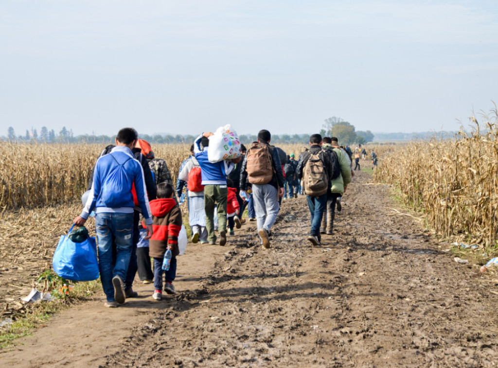 Hrvatska: Povređeno 10 osoba, kombi s migrantima bežao od policije i izleteo s puta