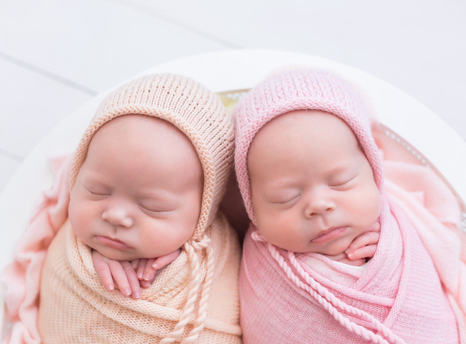 SAD: Učiteljica iz Alabame drugi put rodila identične blizance
