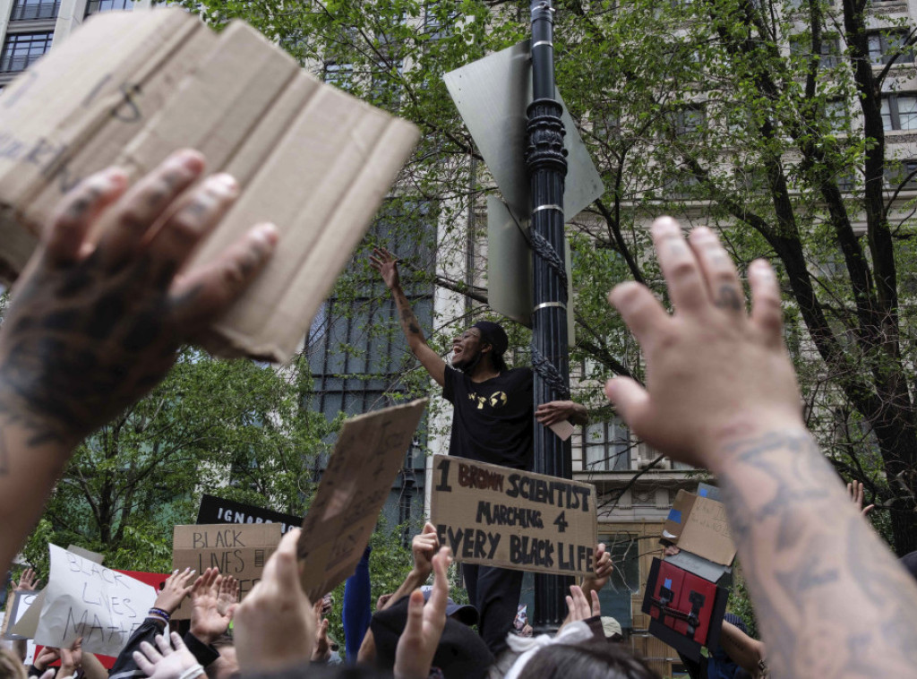 Grad Njujork isplatiće odštete demonstrantima koji su uhapšeni na protestima zbog ubistva Džordža Flojda