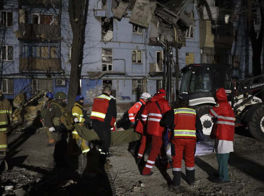 Dve osobe poginule u ruskom raketnom napadu na zgradu u Zaporožju