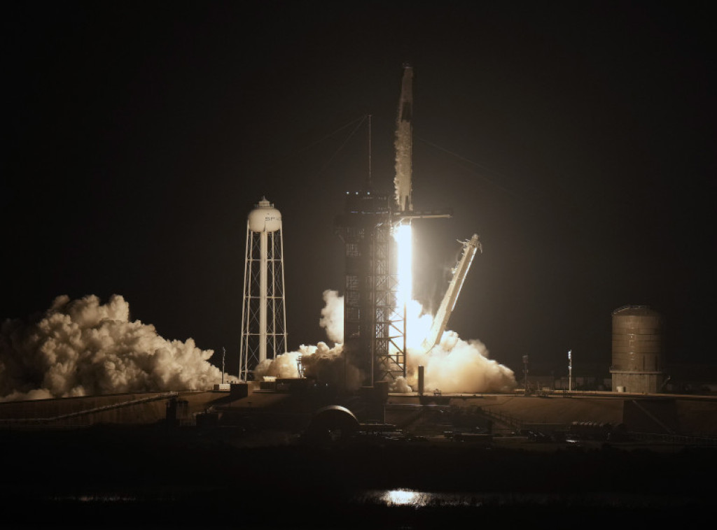 "Spejs iks" lansirao svemirski brod sa četvoročlanom posadom u orbitu na putu za Međunarodnu svemirsku stanicu