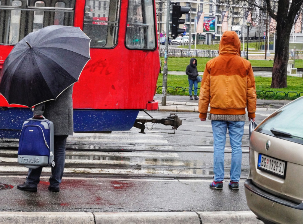 Vreme danas oblačno, mestimično sa kišom, najviša dnevna temperatura do 10 stepeni