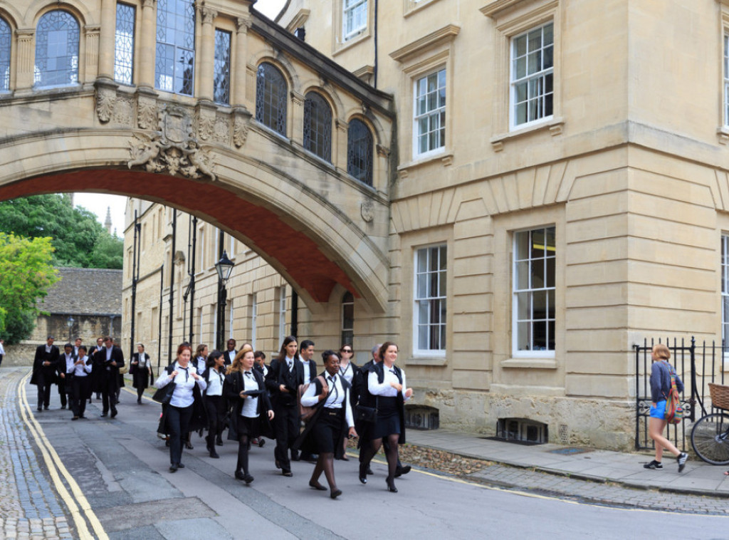 Velika Britanija: Studenti traže dozvolu za pokretanje tužbe zbog prekida studija izazvanih pandemijom kovida-19