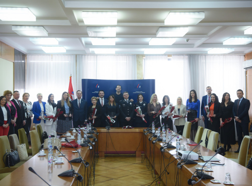 Agencija za bezbednost saobraćaja dodelila plakete ženama koje su najviše doprinele bezbednosti saobraćaja