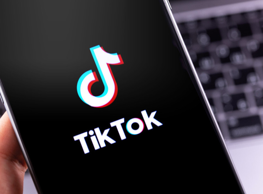 Platforma Tiktok uvodi grupna ćaskanja i nalepnice