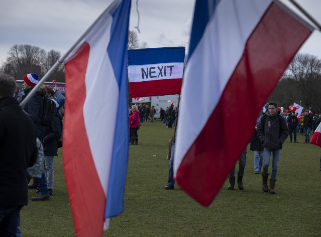 Uprkos zabrani kolona traktora krenula prema Hagu da bi učestvovali na protestu