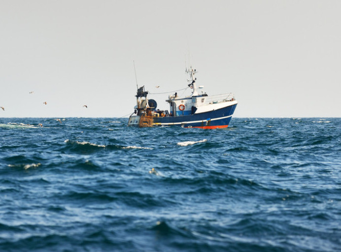 Dva migranta poginula, jedan nestao nakon što je potonuo čamac u blizini Sicilije