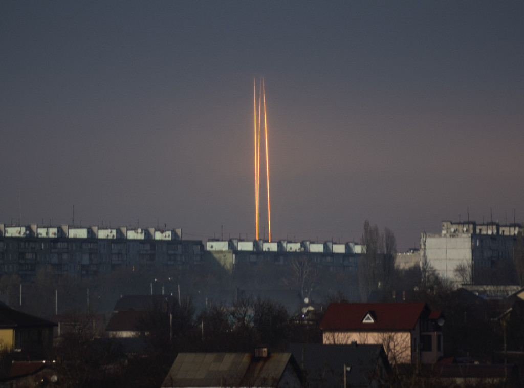 Četiri rakete oborene iznad Belgoroda u Rusiji, jedna osoba povređena