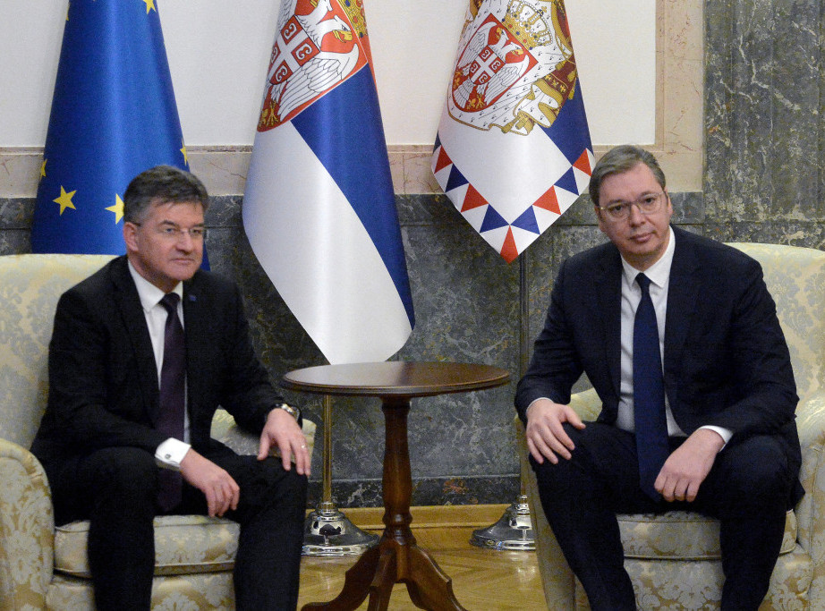 Vucic: Discussion with Lajcak difficult, substantial, to be continued