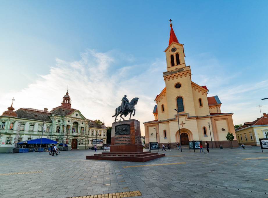 Francuske diplomate i privrednici posetili Zrenjanin gde je održana manifestacija "Bonžur Zrenjanin"