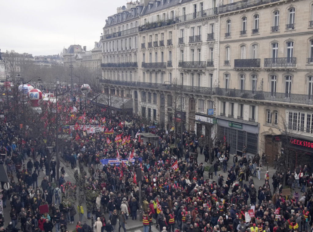 Francuska: Nastavljeni protesti protiv penzione reforme