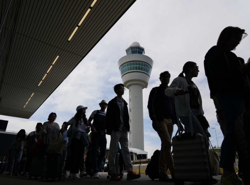 Aerodrom Shiphol najavio mere za suzbijanje buke, ukida privatne i noćne letove