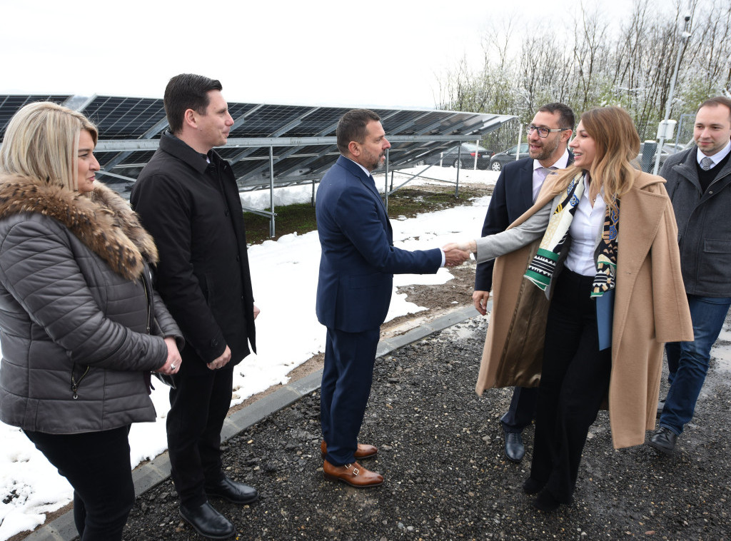 U Lapovu otvorena najveća solarna elektrana u Srbiji