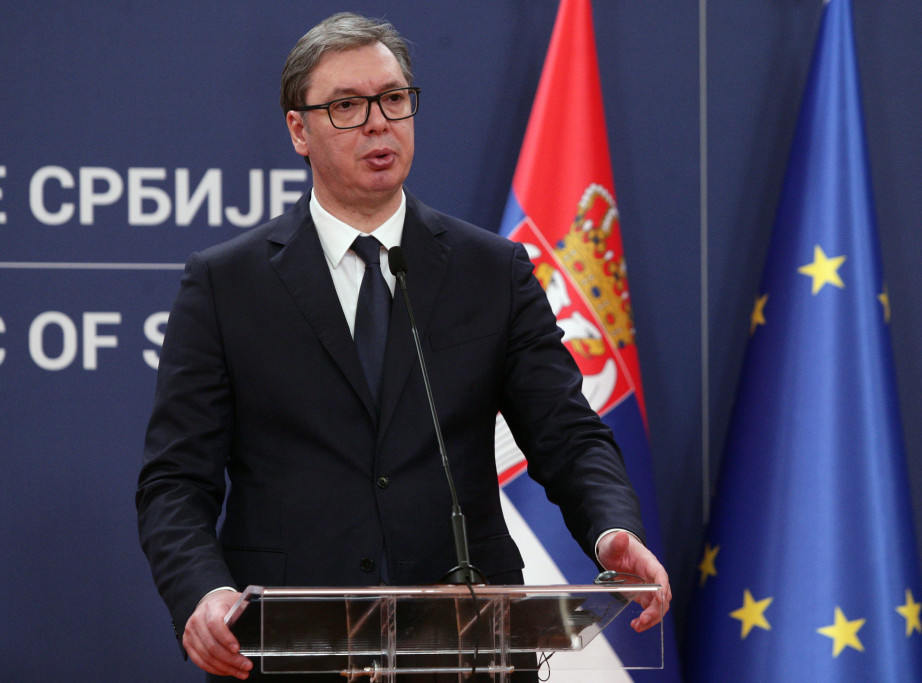 Vučić izrazio saučešće građanima i predsedniku Češke zbog pucnjave u Pragu