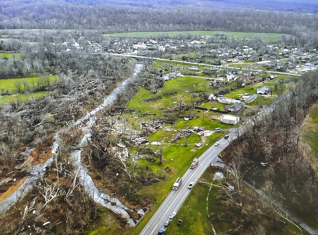 Pet osoba poginulo u tornadu u jugoistočnom Misuriju