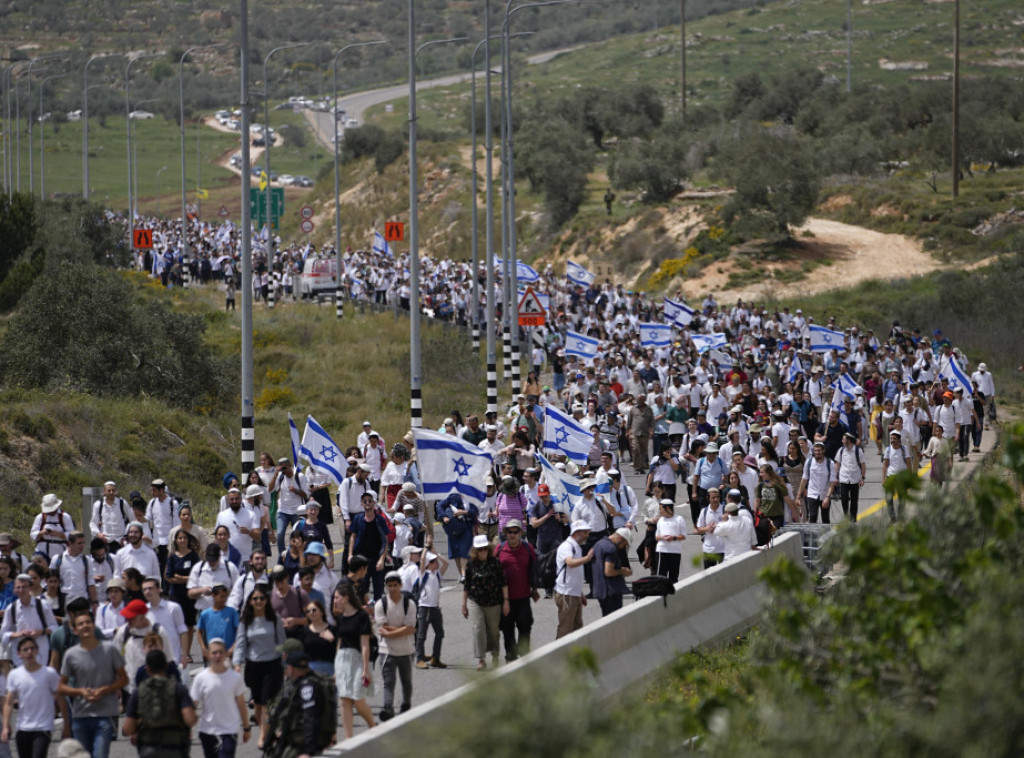 Hiljade Izraelaca održalo protestnu šetnju do evakuisanog naselja Evijatar