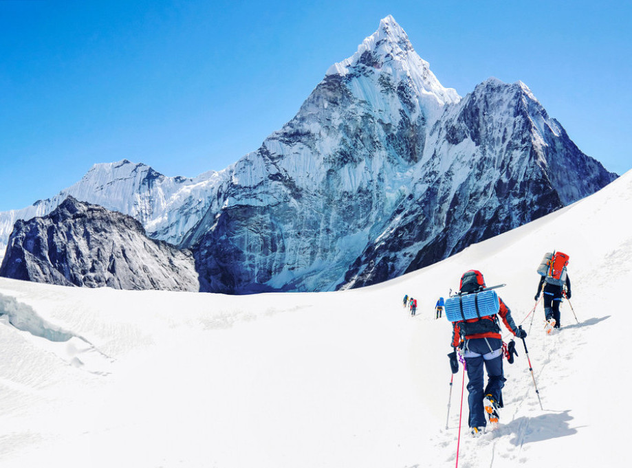 Nepal povećava takse za dozvole za uspon na Mont Everest za više od 35 odsto