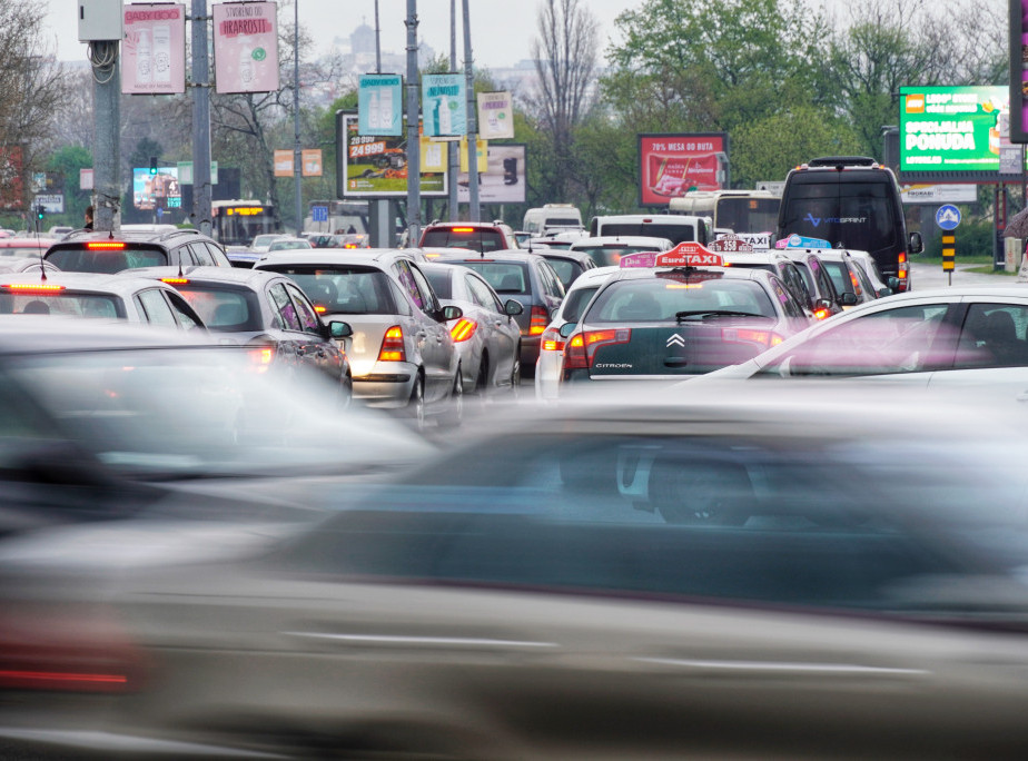 Gužva na auto-putu kod Velike Plane, kolona dugačka nekoliko kilometara u smeru ka Beogradu