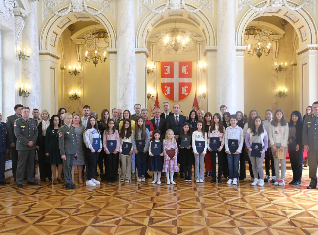 Uručene nagrade pobednicima konkursa "Naš vojnik, naš heroj"