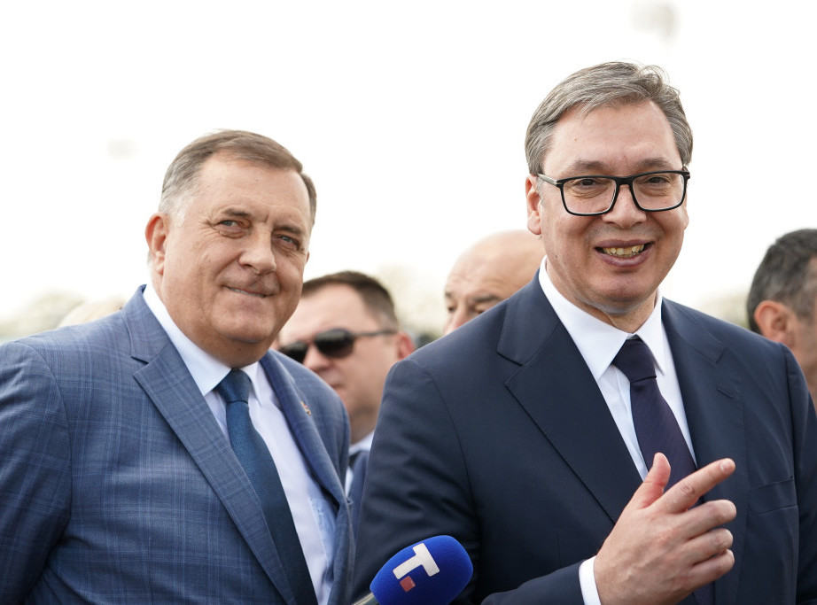 Vučić posetio Dodika u bolnici, poželeo mu brz oporavak